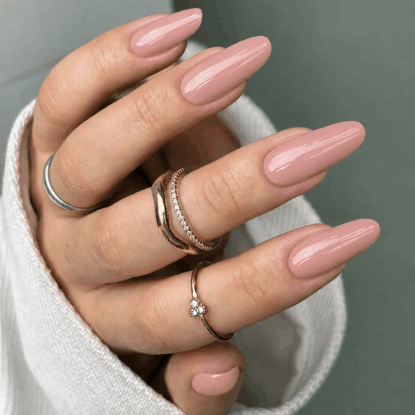 Borneo Beige kleur op nagels